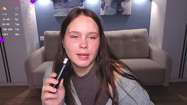 miki_miki_cutie_ on StripChat 