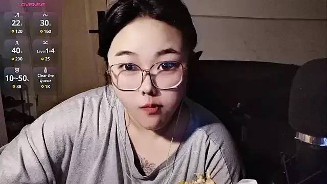Mini1314 on StripChat 