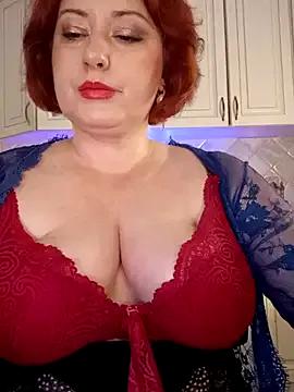 mom4you on StripChat 