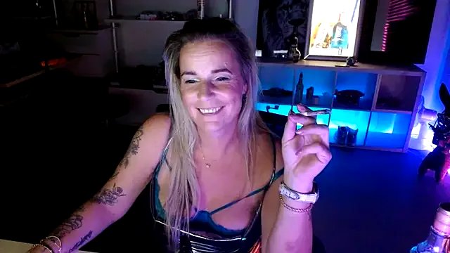 MystiqueMaven on StripChat