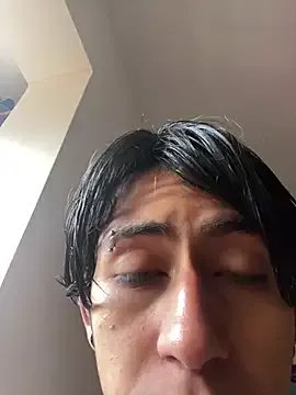 Naicollsxxx on StripChat