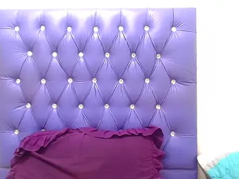 NaughtyNicoleXX2 on StripChat 