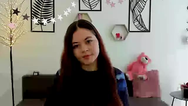 NicoleColly on StripChat 