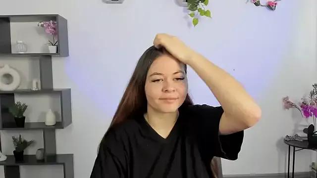 NicoleColly on StripChat 