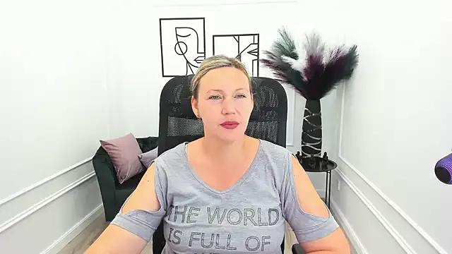 NinaStarle on StripChat 