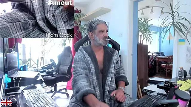 OnlineBossUK on StripChat 