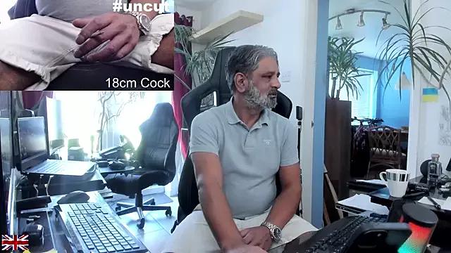 OnlineBossUK on StripChat 