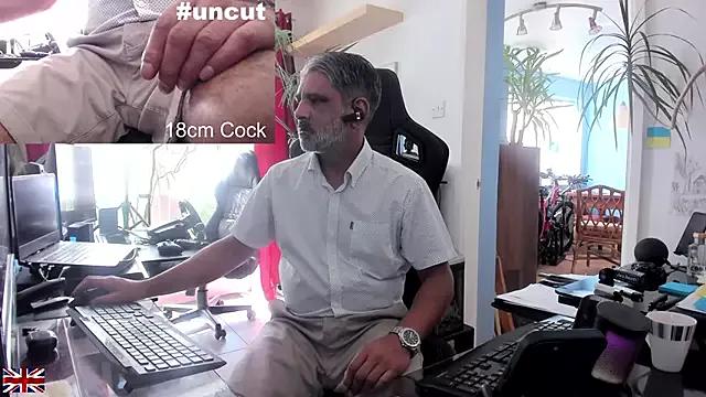 OnlineBossUK on StripChat 