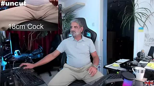 OnlineBossUK on StripChat 