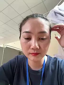 PhuongNhi21 on StripChat 