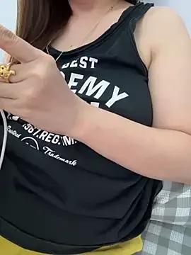 PhuongNhi21 on StripChat 