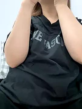 PhuongNhi21 on StripChat 