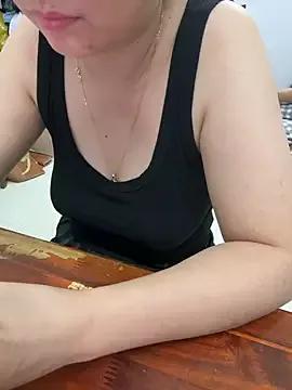 PhuongNhi21 on StripChat 