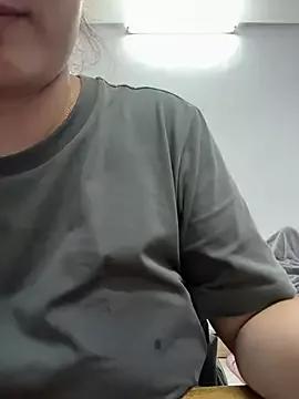 PhuongNhi21 on StripChat 
