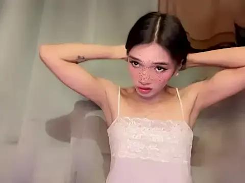 queen_lucinda from StripChat