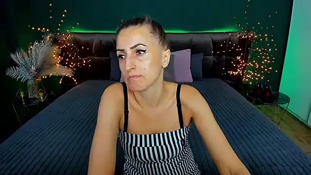 Rebecca_Diamond on StripChat 