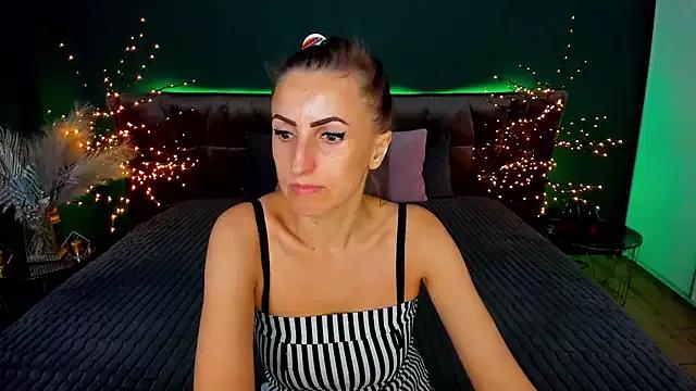 Rebecca_Diamond on StripChat 