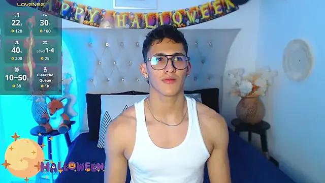 Sweet SalvadorFit wants you to fuck his body now SalvadorFit from StripChat