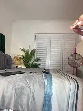 SandyLovely212 from StripChat