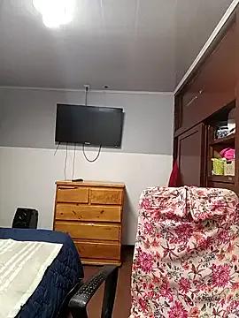saralunabella on StripChat 
