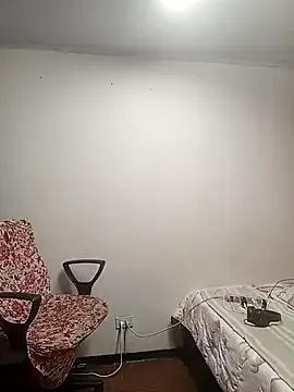 saralunabella on StripChat 