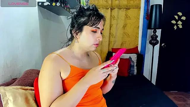 SARAMISHA on StripChat 