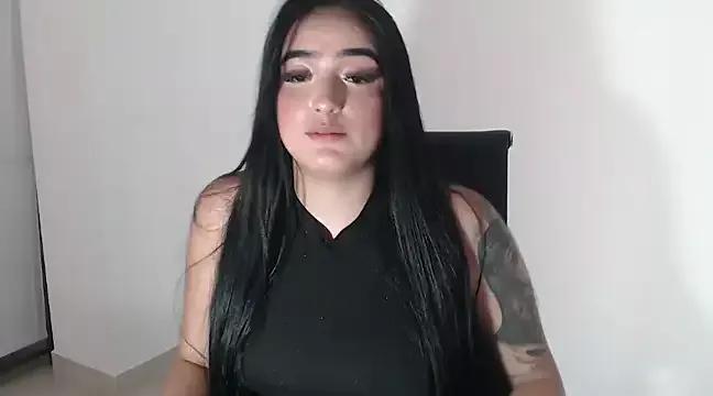 ScarletEmber3 on StripChat 