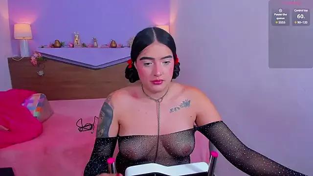 ScarletEmber3 on StripChat 