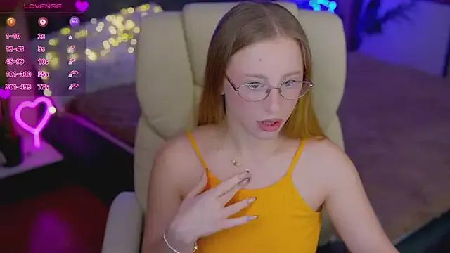 Amazing SilverrMoon from StripChat SilverrMoon from StripChat