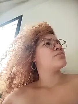 SirenRouge_69 on StripChat