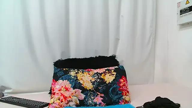 SMALLBOOBSXX on StripChat 