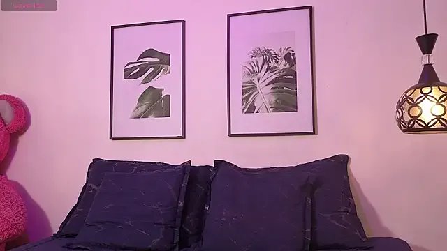 solylunavg on StripChat