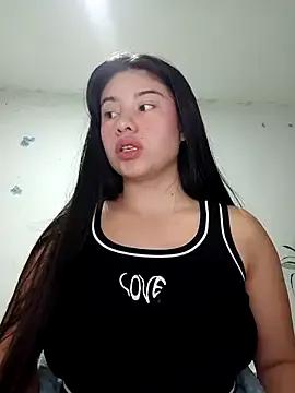 tara20_ on StripChat