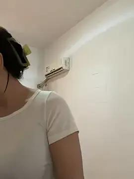 xiiuuff18 on StripChat 