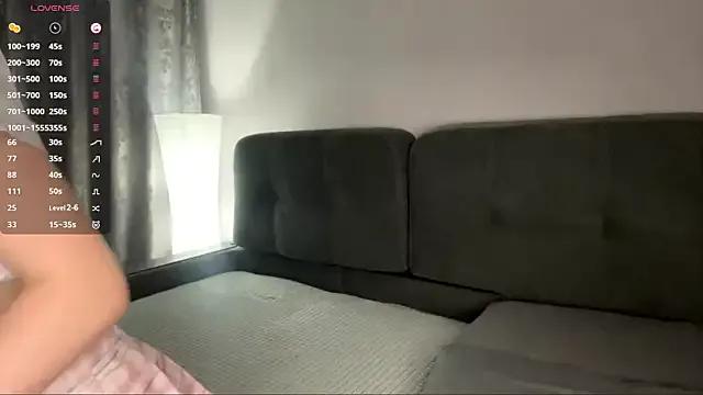 Freechat YourLittleElfie on StripChat