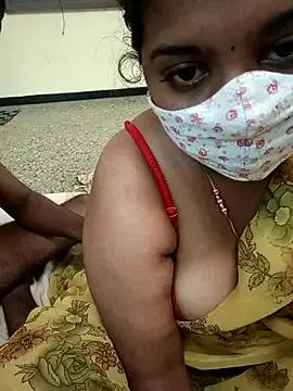 Yoursriya25 on StripChat 